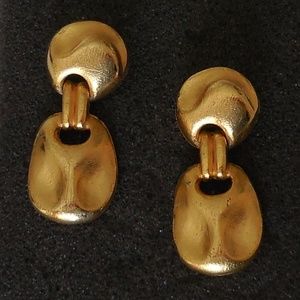 📍Vintage Gold Tone Earrings